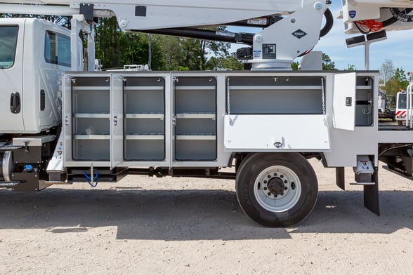 New Versalift VN-555-MHI on New International HV507
