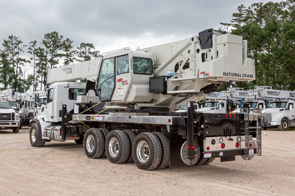 New National NBT55L on New Peterbilt 567