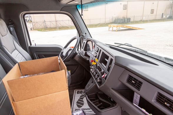 New Manitex 30102C on New Kenworth T480