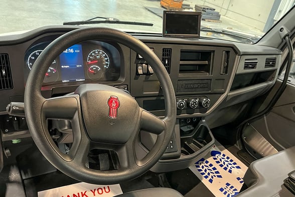 New Cormach 14000 E4 A.S.C. on New Kenworth T280