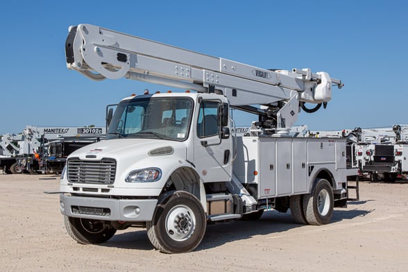 New Versalift VN-555-MHI on New Freightliner M2 106