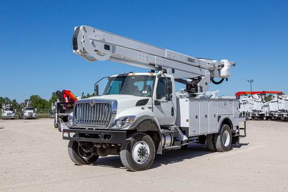 New Versalift VN-555-MHI on New International HV507