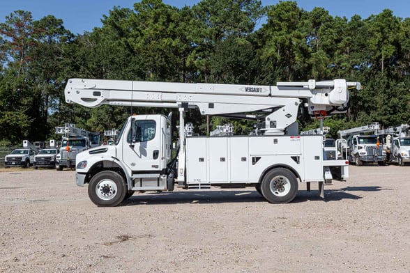 New Versalift VN-555-MHI on New Freightliner M2 106