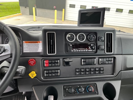 New Fassi F425SE.04 on New Freightliner 114SD+