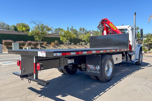New Palfinger PK 9.501 SLD 5 B on New Freightliner M2 106