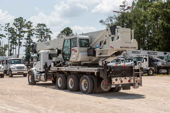 New National NBT55L on New Peterbilt 567