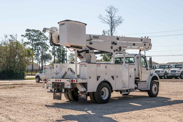 New Versalift VN-555-MHI on New Freightliner M2 106
