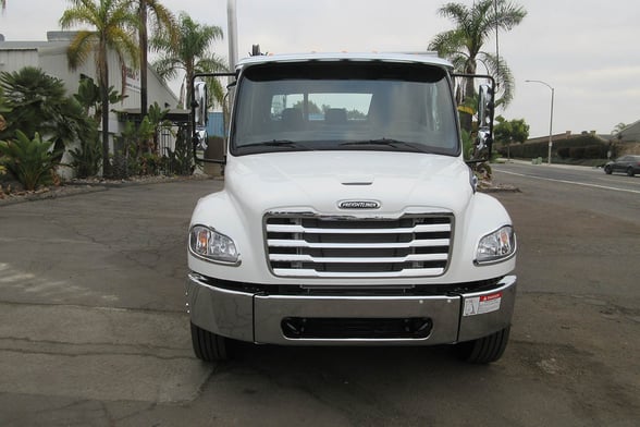 New Stellar 12630 TMAX 2-14 service body on New Freightliner M2 106