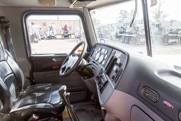 Used 2012 National NBT45103 on Used 2012 Peterbilt 367