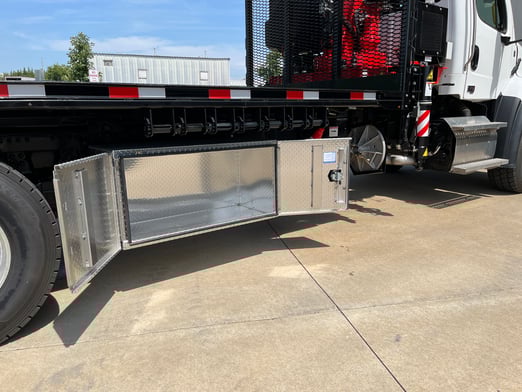 New Fassi F425SE.04 on New Freightliner 114SD+