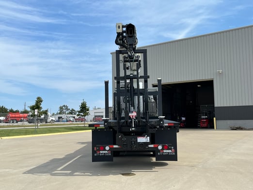 New Cormach 30000 WB66 on New Freightliner 114SD+