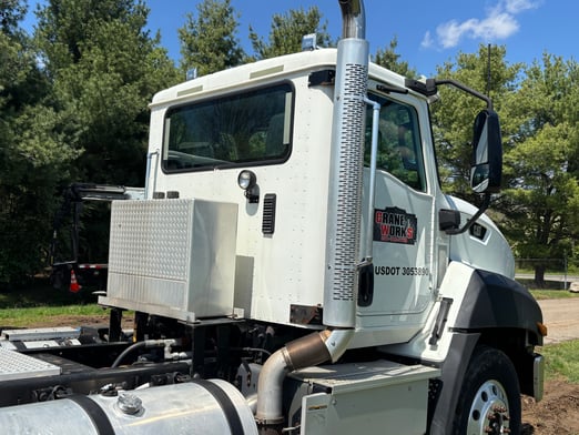 Used 2015 Cat CT660S