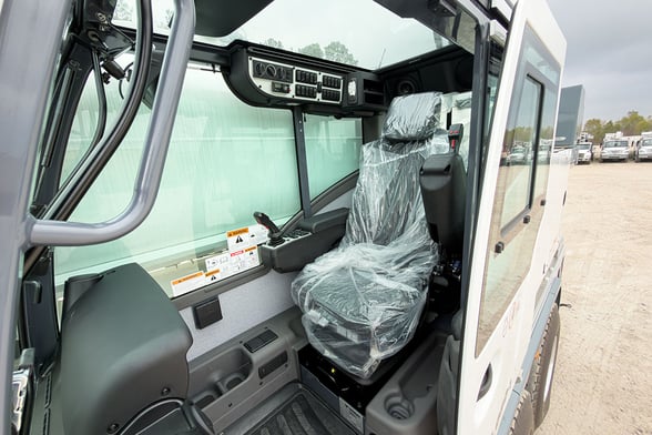 New Tadano AC 4.080-1 on New Tadano Carrier Carrier