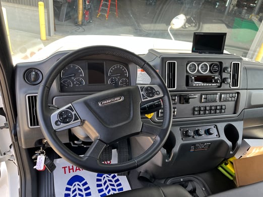 New Fassi F425SE.04 on New Freightliner 114SD+