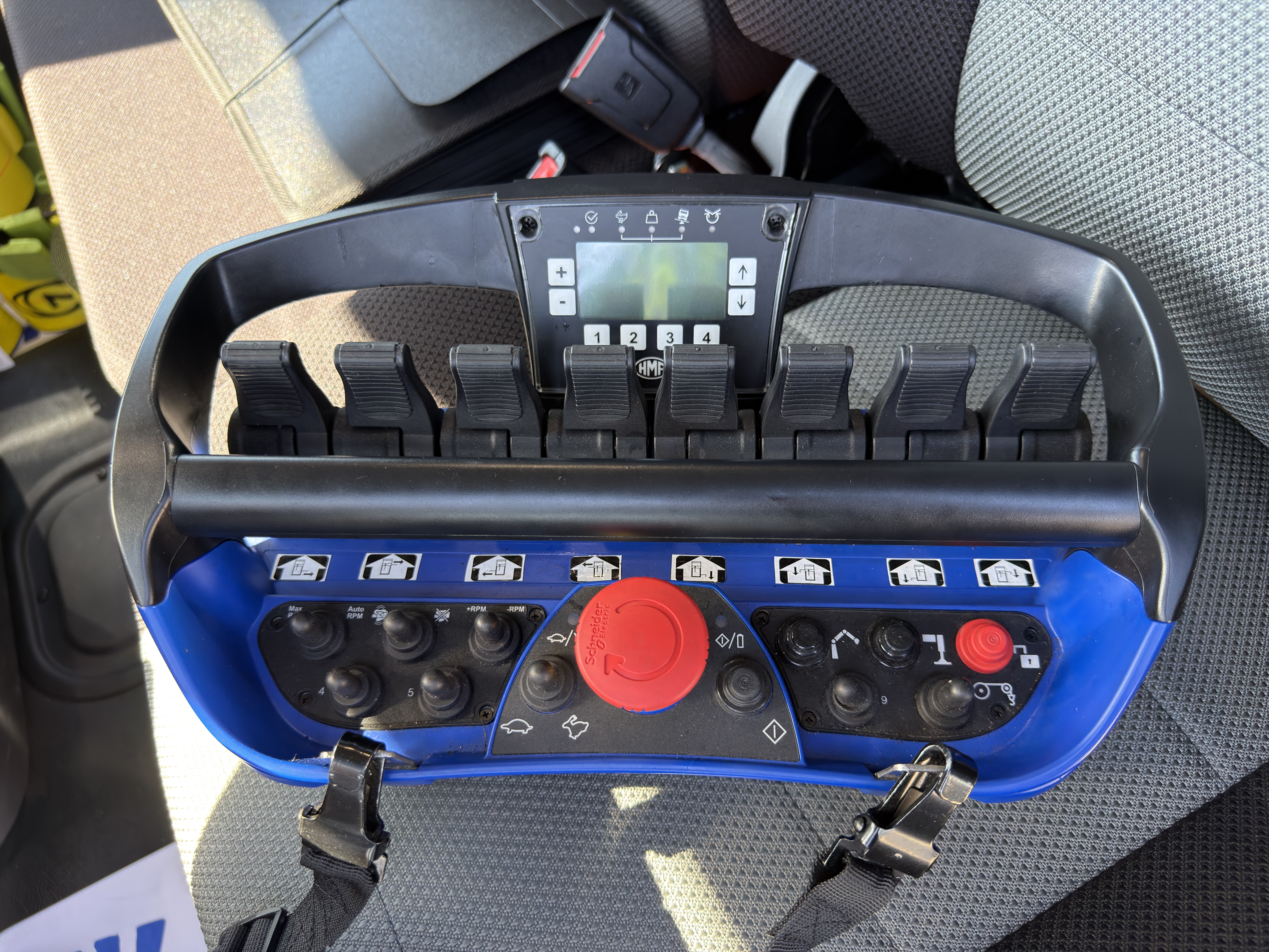 New IMT 40/275 on New Freightliner 114SD Plus