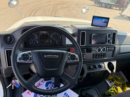 New Fassi F390SE.24 TSRC on New Freightliner 114SD Plus