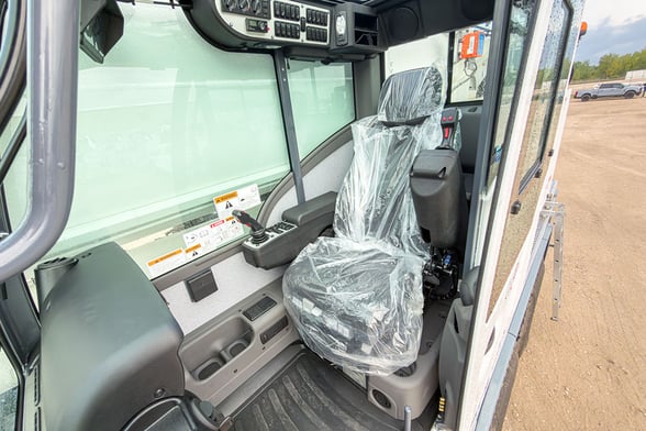 New Tadano AC 5.130-1 on New Tadano Carrier Carrier