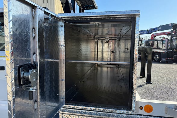 New Elliott L50R on New Ford F-550