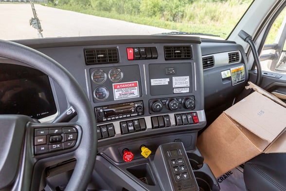 New National 14127A on New Kenworth T880