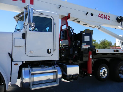 Used 2019 Elliott 45142 on Used 2019 Peterbilt 367