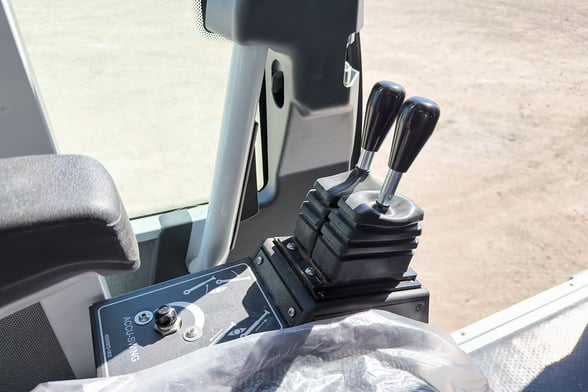 New Manitex 50155SHL on New Peterbilt 567