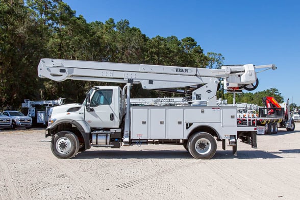 New Versalift VN-555-MHI on New International HV507