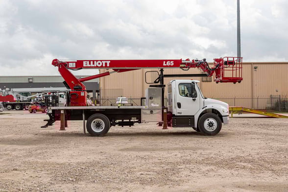 New Elliott L65R HiReach on New Freightliner M2 106 Plus