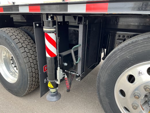 New Fassi F425SE.04 on New Freightliner 114SD Plus