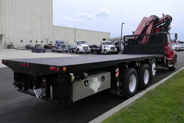 Used 2014 Fassi F385A.2.26 L212 on Used 2014 Western Star 4700SB