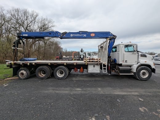 Used 2015 PM PL 74 S on Used 2015 Western Star 4700SB