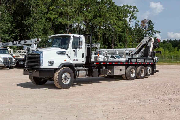 New IMT 32/222 K4 on New Freightliner 114SD+