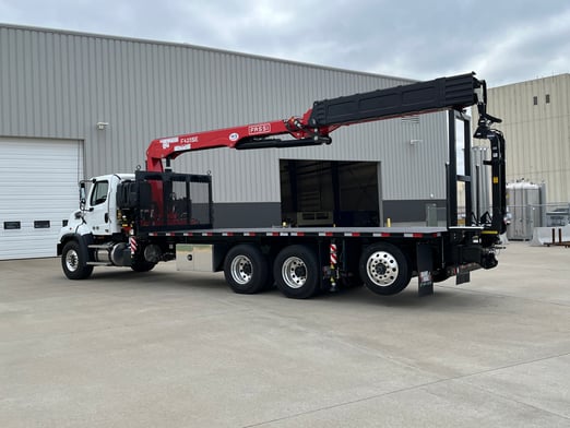 New Fassi F425SE.04 on New Freightliner 114SD+