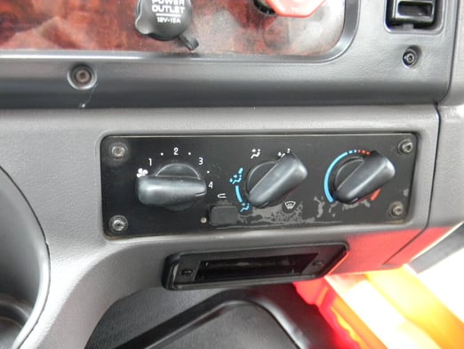 Used 2014 Cormach 30000 WB45 on Used 2015 Freightliner 114SD