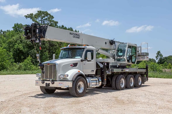 New National NBT60XL on New Peterbilt 567