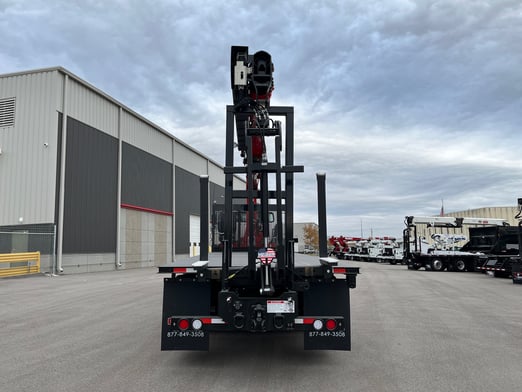 New Fassi F425SE.04 on New Freightliner 114SD Plus