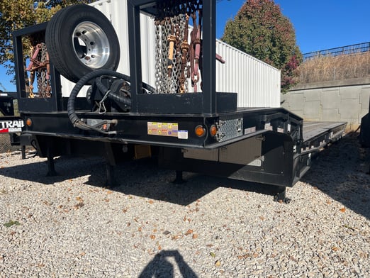 Used 2017 Kalyn Siebert 53' Sliding Axle Trailer