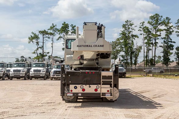 New National NBT55L on New Peterbilt 567