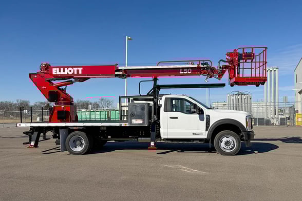 New Elliott L50R on New Ford F-550