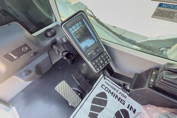 New Manitex 40124SHL SWB on New Kenworth T880