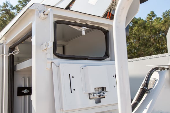 New Versalift VN-555-MHI on New Freightliner M2 106