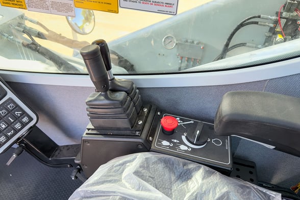 New Manitex 50155SHL on New Peterbilt 567