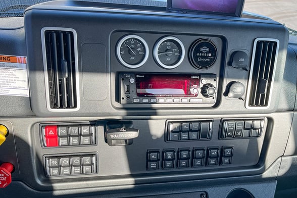 New IMT 42684 on New Freightliner 114SD Plus