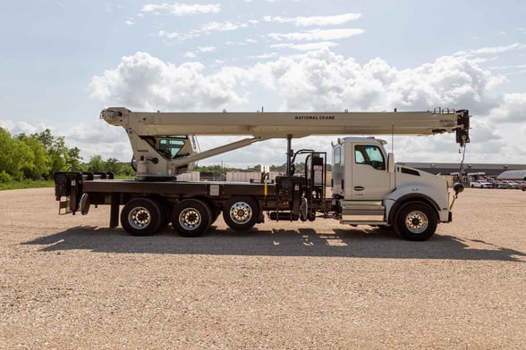 New National 14127A on New Kenworth T880