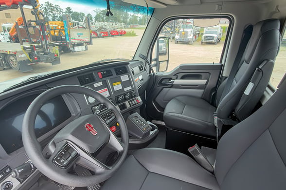New National NBT60XL on New Kenworth T880