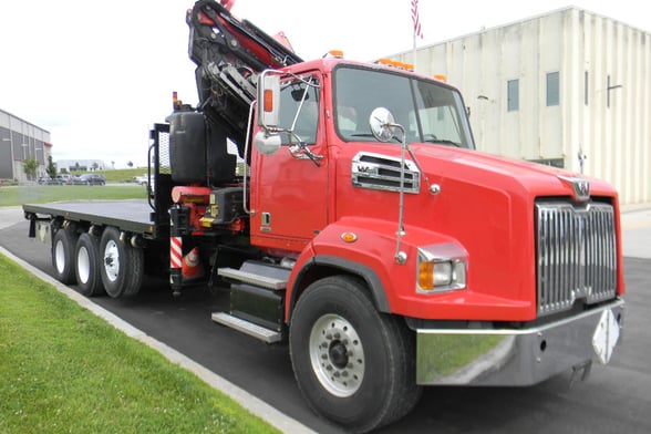 Used 2014 Fassi F385A.2.26 L212 on Used 2014 Western Star 4700SB