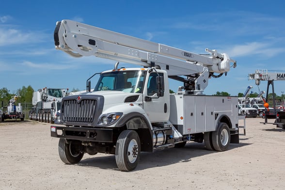 New Versalift VN-555-MHI on New International HV507