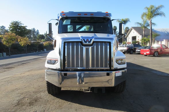 New Cormach 28200 E6 A.S.C. on New Western Star 47X