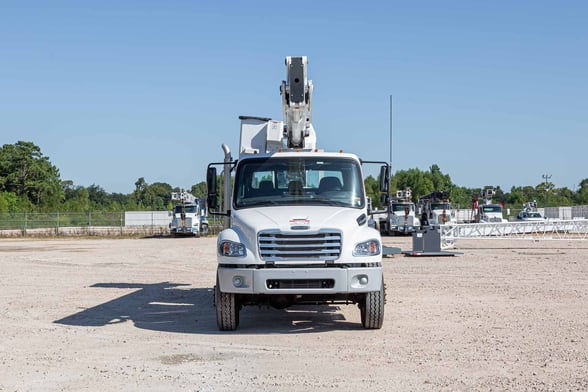 New Versalift VN-555-MHI on New Freightliner M2 106
