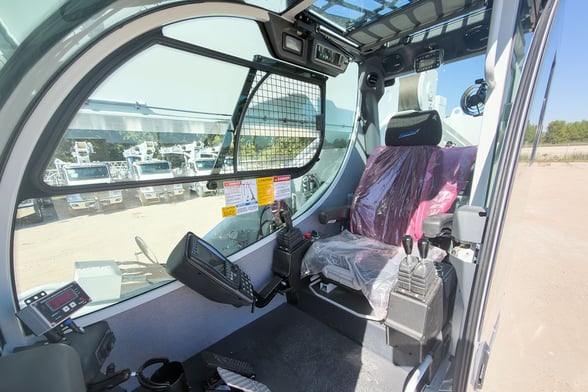 New Manitex 50155SHL on New Peterbilt 567