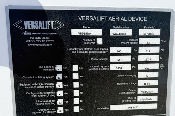 New Versalift VN-555-MHI on New International HV507